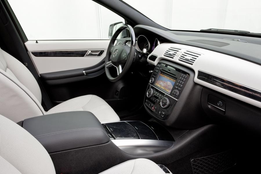  Mercedes-Benz R-Class 2010 года  (фото 23 из 45)